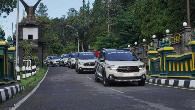 Test drive Suzuki XL7 Hybrid