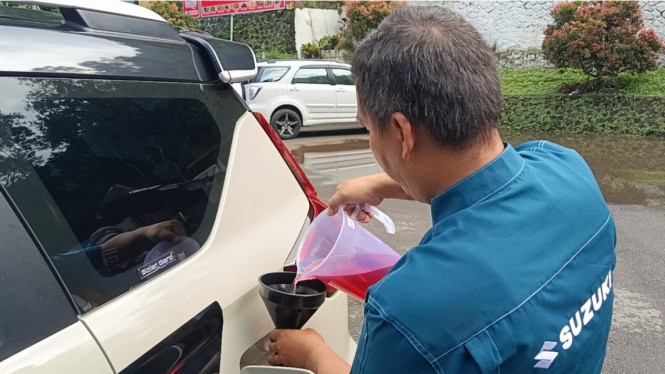 Lomba irit Suzuki XL7 Hybrid