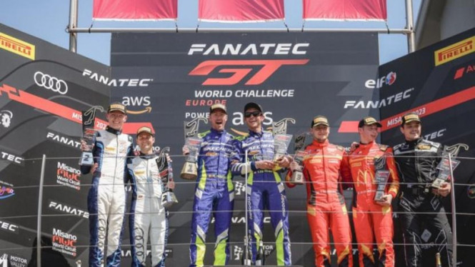 Legenda MotoGP Valentino Rossi Juara Balap Mobil Ketahanan