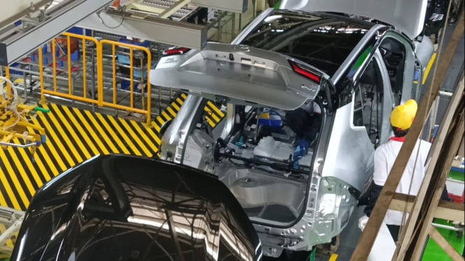 Perakitan Yaris Cross