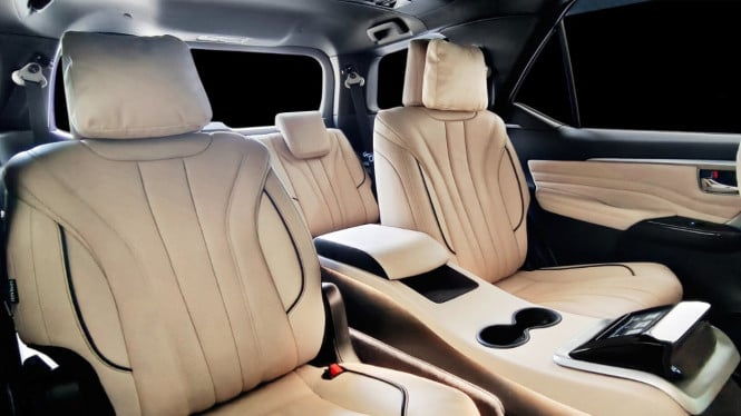 Modifikasi kabin Toyota Fortuner oleh Altera Auto Indonesia