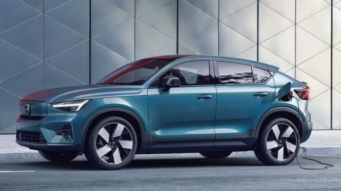 Volvo Kembali Hadir Di Indonesia, Hadirkan 2 Mobil SUV Listrik Di GIIAS ...