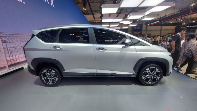 Hyundai Stargazer X  di GIIAS 2023