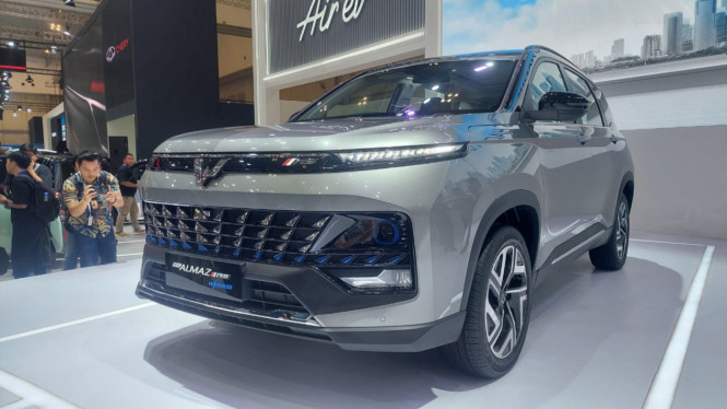 Wuling Almaz Hybrid RS