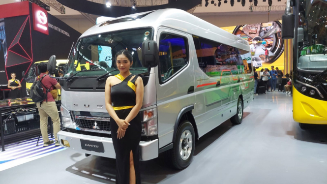 Canter Bus Mitsubishi Fuso