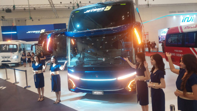 Bus rakitan AdiPutro di GIIAS 2023
