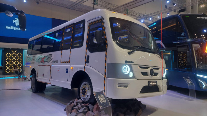 Jetbus ROAMER Monocoque 4x4