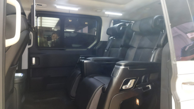 Hyundai Staria Business by Lombardi