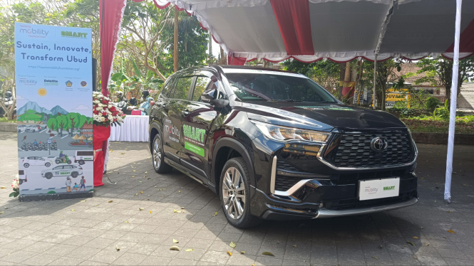 Kijang Innova Zenix Hybrid