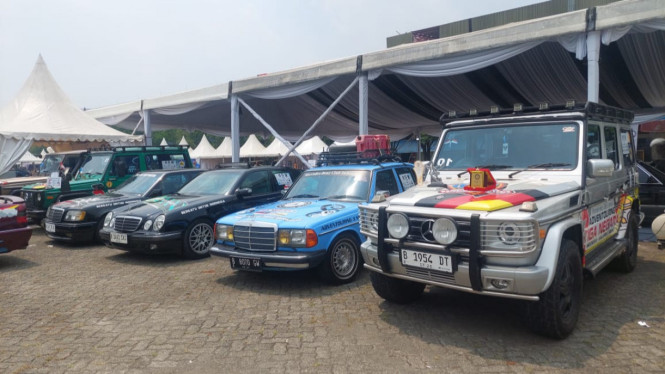 Mercedes-Benz Club Indonesia Pecahkan Rekor MURI