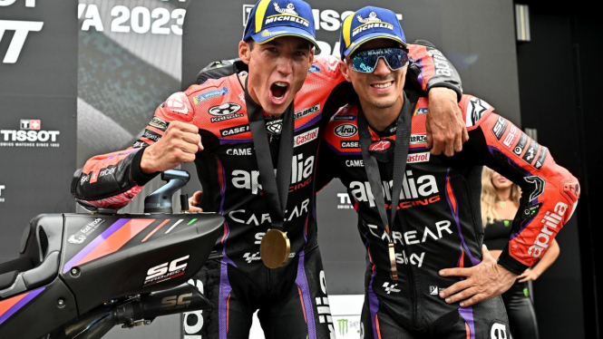 Pembalap Aprilia, Aleix Espargaro dan Maverick Vinales