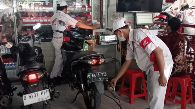 Uji emisi gratis di bengkel motor Honda