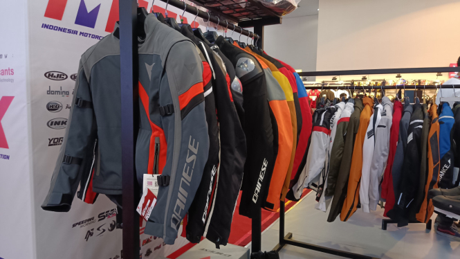 Promo jaket motor asal Italia, Dainese