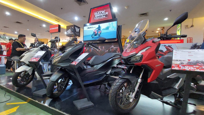 Skutik matik Honda ADV 160 dan PCX 160