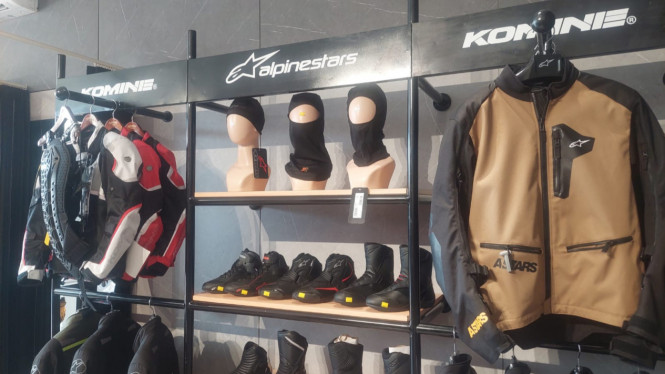 DeRide store di PIK 2