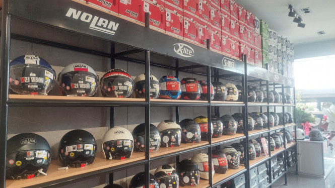 DeRide store di PIK 2