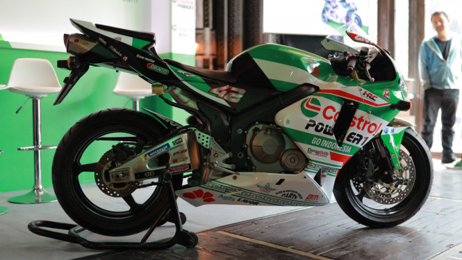 Livery mototr MotoGP Castrol ada batiknya