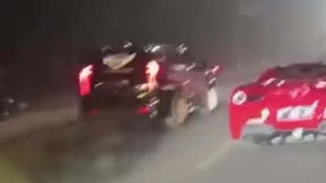 Ferrari vs Pajero Sport