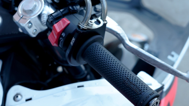 Handgrip motor
