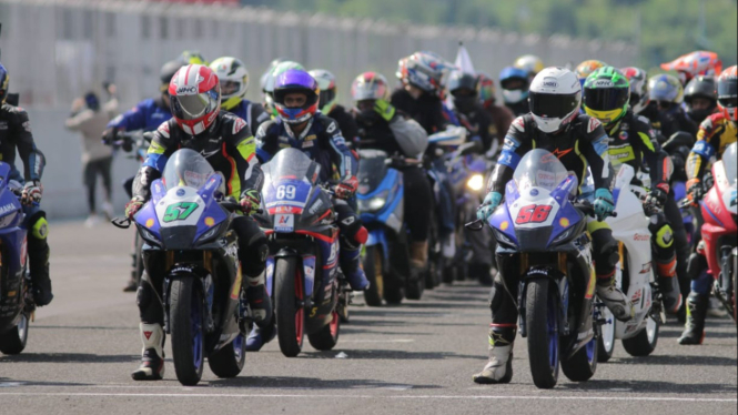 Balap ketahanan Shell bLU cRU Yamaha Endurance Festival