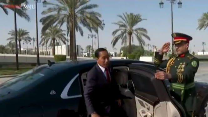 Jokowi naik Mercedes-Maybach S600 Pullman Guard