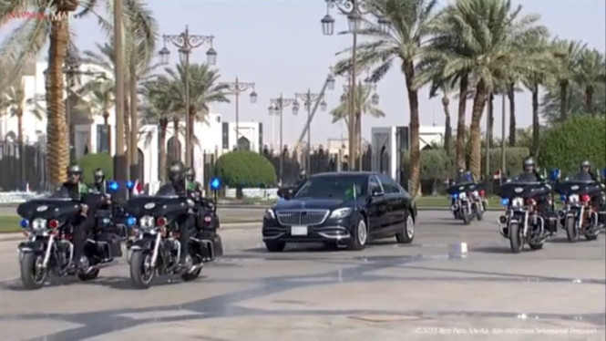 Jokowi naik Mercedes-Maybach S600 Pullman Guard