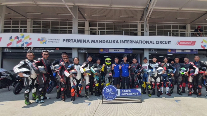 Konsumen Yamaha Cicipi Sirkuit Mandalika Pakai All New R15 Connected