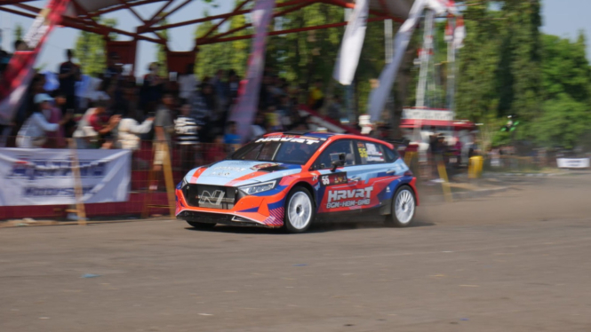 Tim reli Asal Hati Senang Racing Team (AHSRT)