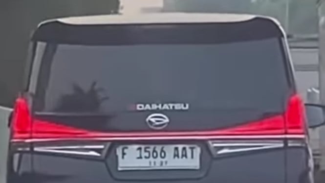 Viral Lexus LM 350 pakai logo Daihatsu Luxio