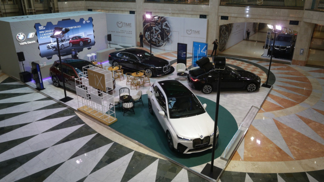 Pameran mobil listrik BMW