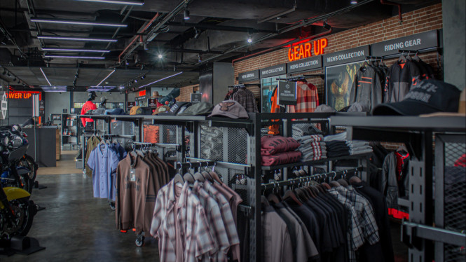 Promo di diler baru Harley-Davidson Jakarta