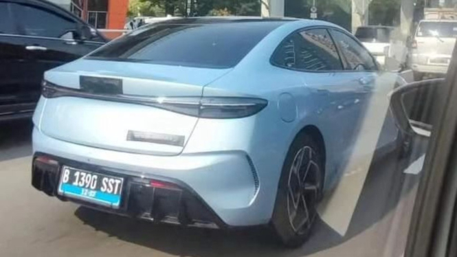 Mobil listrik BYD kepergok kamera