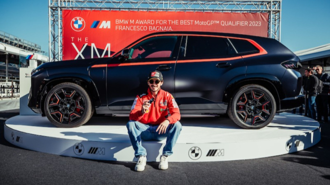 BMW XM hadiah Francesco Bagnaia juara MotoGP 2023