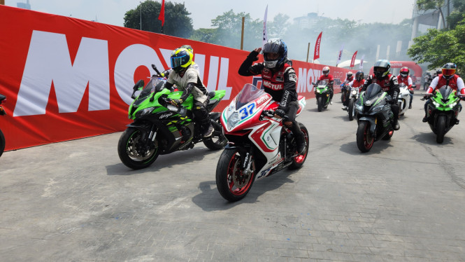 Pembalap HRC city riding di Jakarta