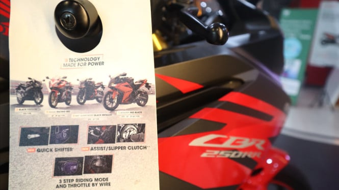 Fitur di Honda CBR250RR