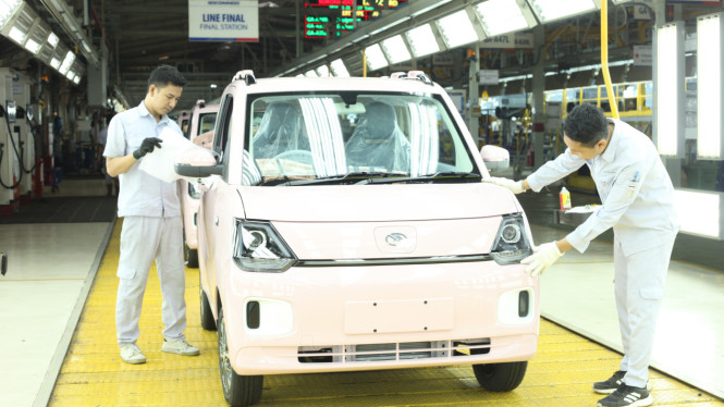 Mobil listrik Seres E1 diproduksi di pabrik Indonesia