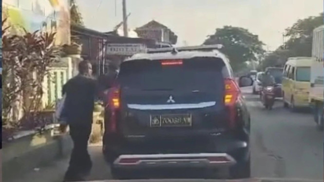 Mitsubishi Pajero pake pelat Polri saat kampanye