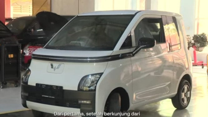 Mobil listrik Wuling Air ev untuk SMKN 1 Kedungwuni