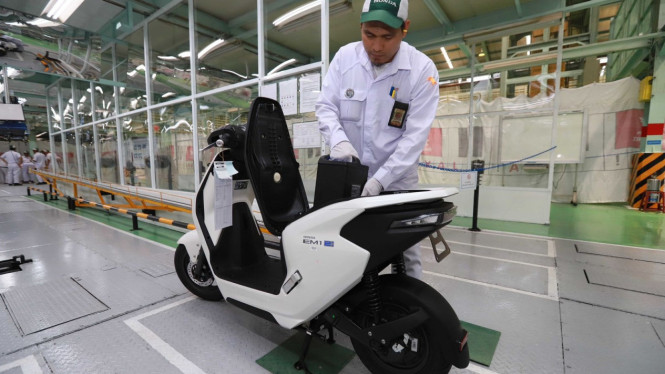 Produksi motor listrik Honda EM1 e: Plus