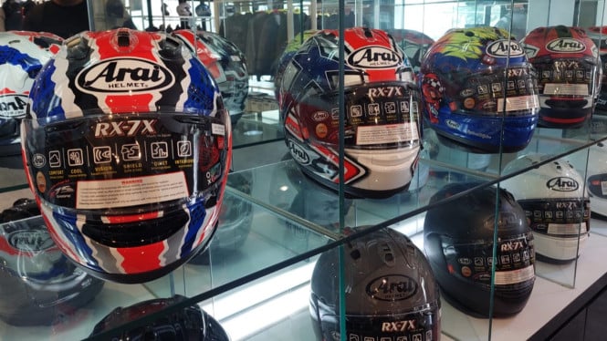 Helm Arai