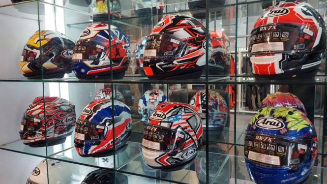 Helm Arai