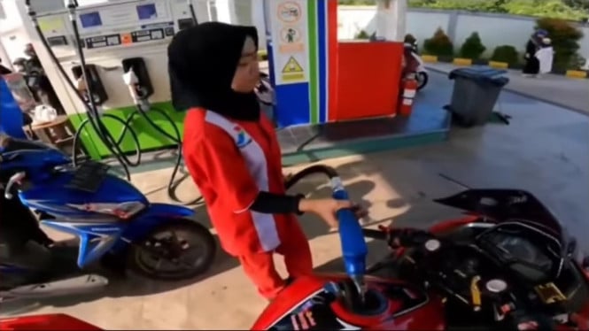 Viral serobot antrean isi Pertamax, emang boleh