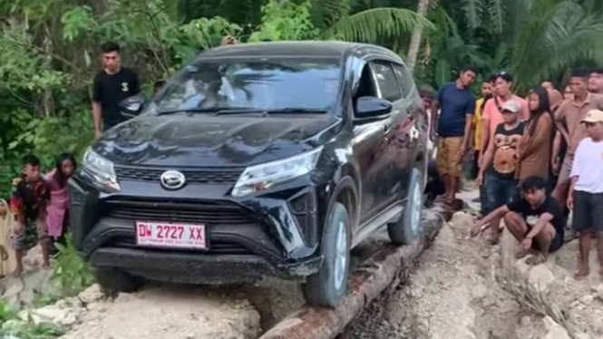 Daihatsu Terios viral lewatin jalan ekstrim