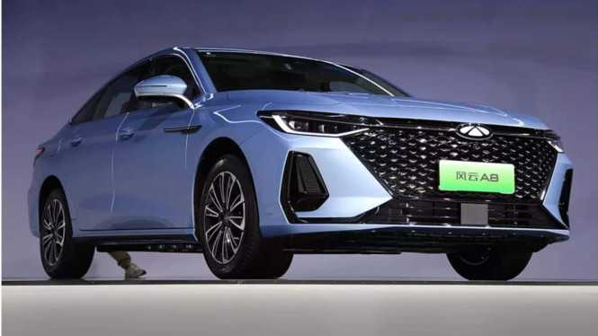 Sedan hybrid Chery Fengyun A8