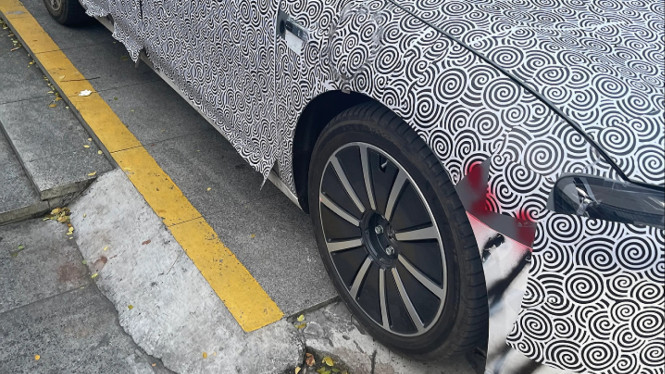 Mobil listrik Huawei Stelato X4