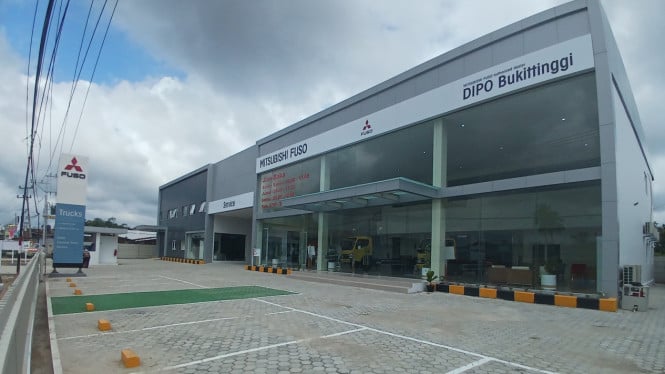 Diler baru Mitsubishi Fuso di Bukittinggi