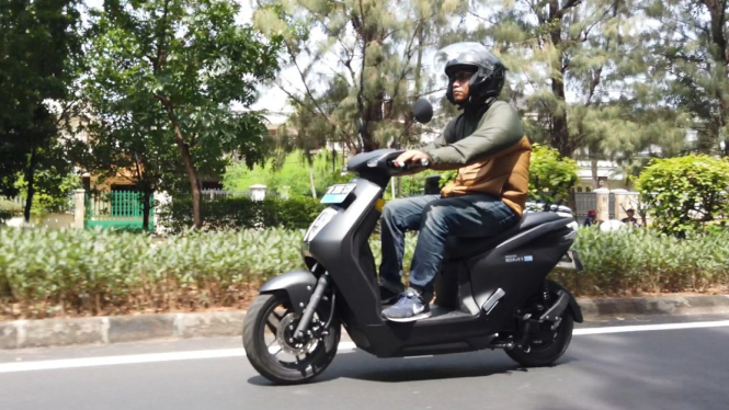 Test ride motor listrik Honda Em1 e:
