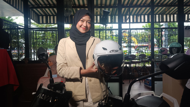 Helm GM Venus untuk hijabers