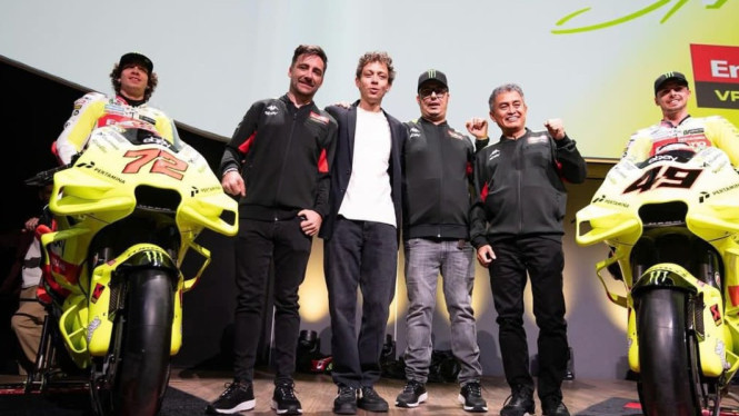 Valentino Rossi percaya Marco Bezzecchi juara