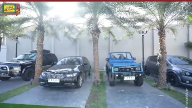 Koleksi kendaraan Ustaz Solmed